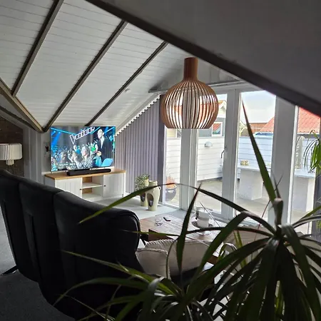 Velholdt Kalmar-traehus Med Udsigt Sj299 * Harboør