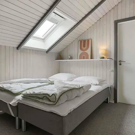 Velholdt Kalmar-traehus Med Udsigt Sj299 * Harboør