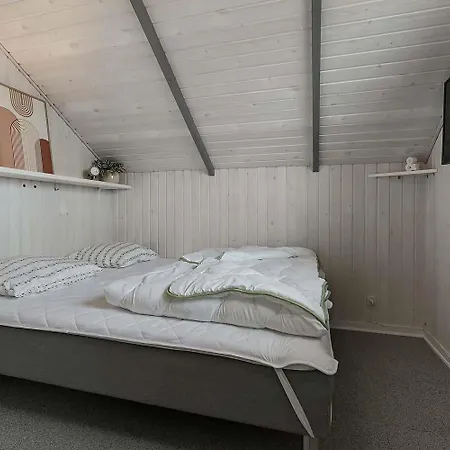 Velholdt Kalmar-traehus Med Udsigt Sj299 度假居 *