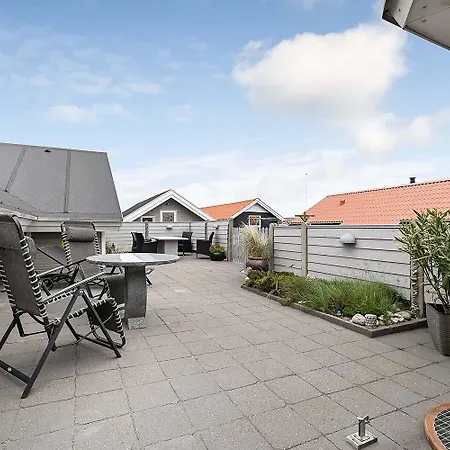 Velholdt Kalmar-traehus Med Udsigt Sj299 *