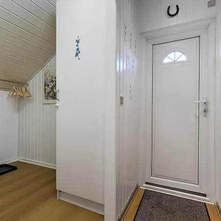 度假居 Velholdt Kalmar-traehus Med Udsigt Sj299 *